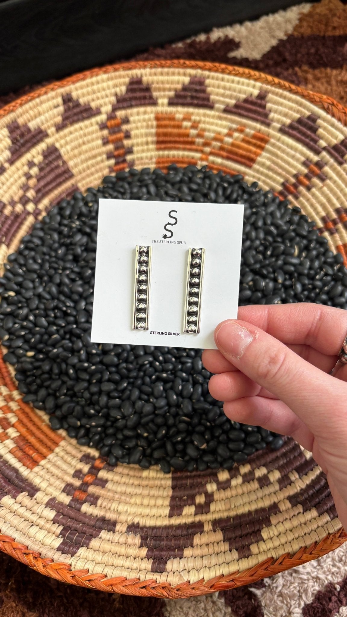 BALL BAR EARRINGS - Shop Avnu