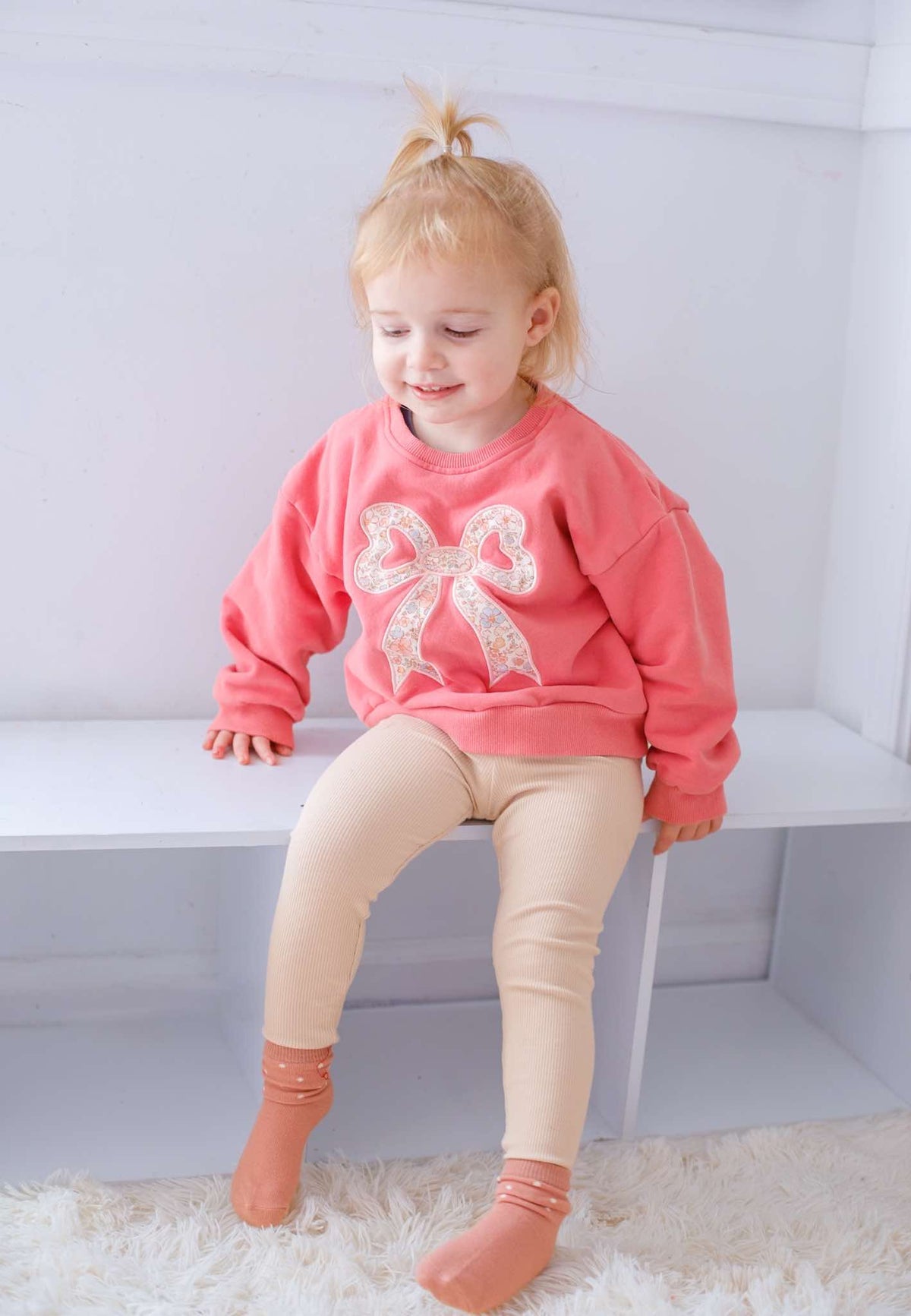 Applique Floral Bow Crewneck Sweatshirt - Shop Avnu
