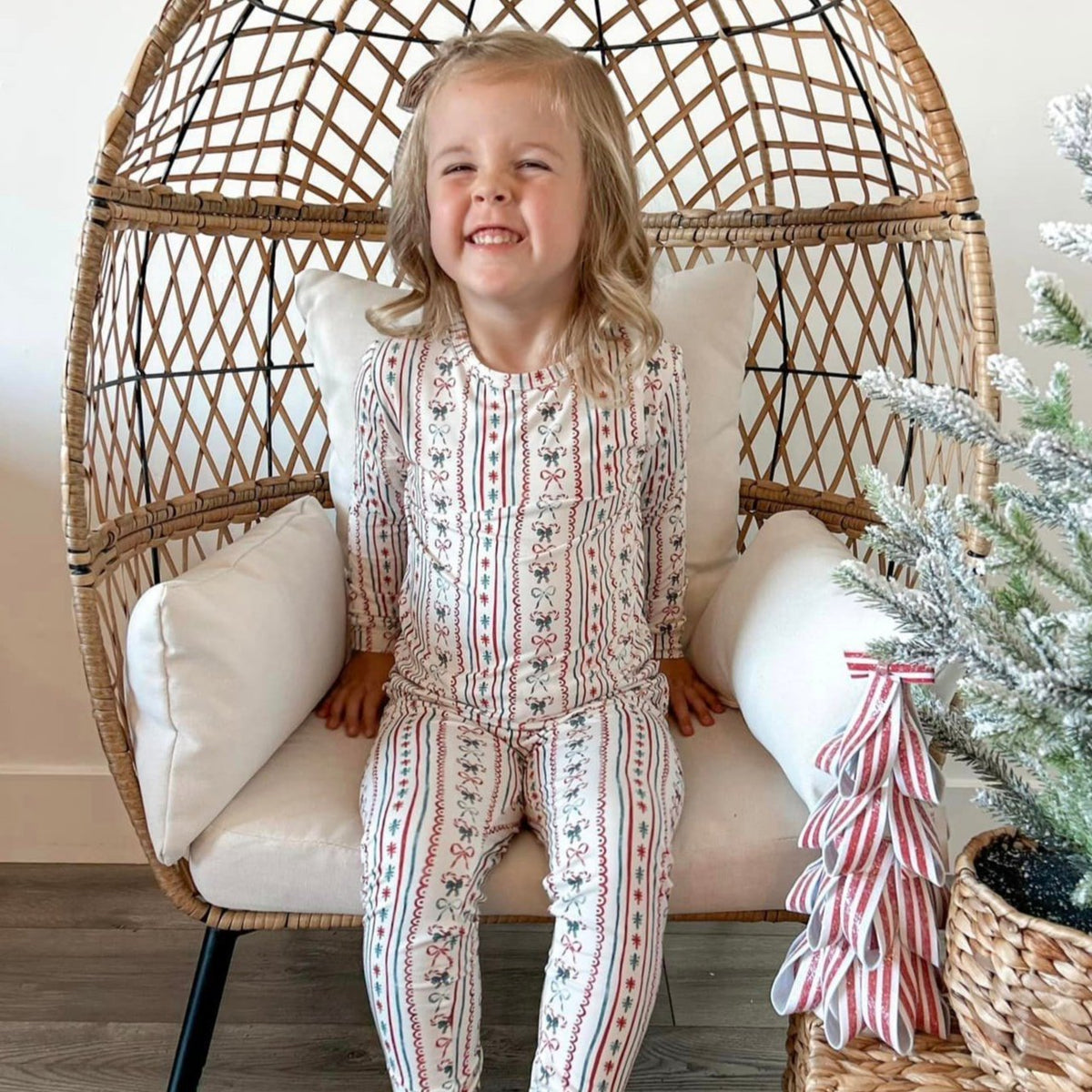 Candy Cane Lane Bamboo Christmas Pajamas - 2pc Set - Shop Avnu