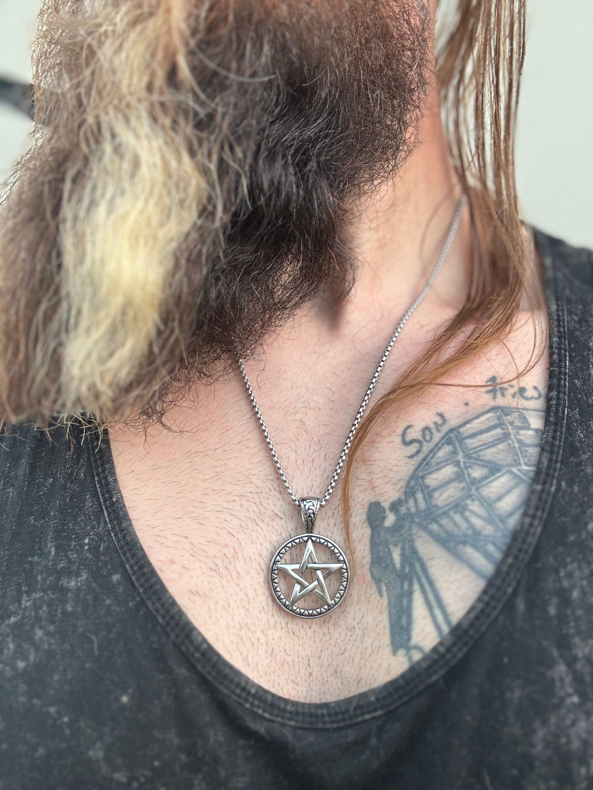 Modern Pentacle Necklace - Shop Avnu