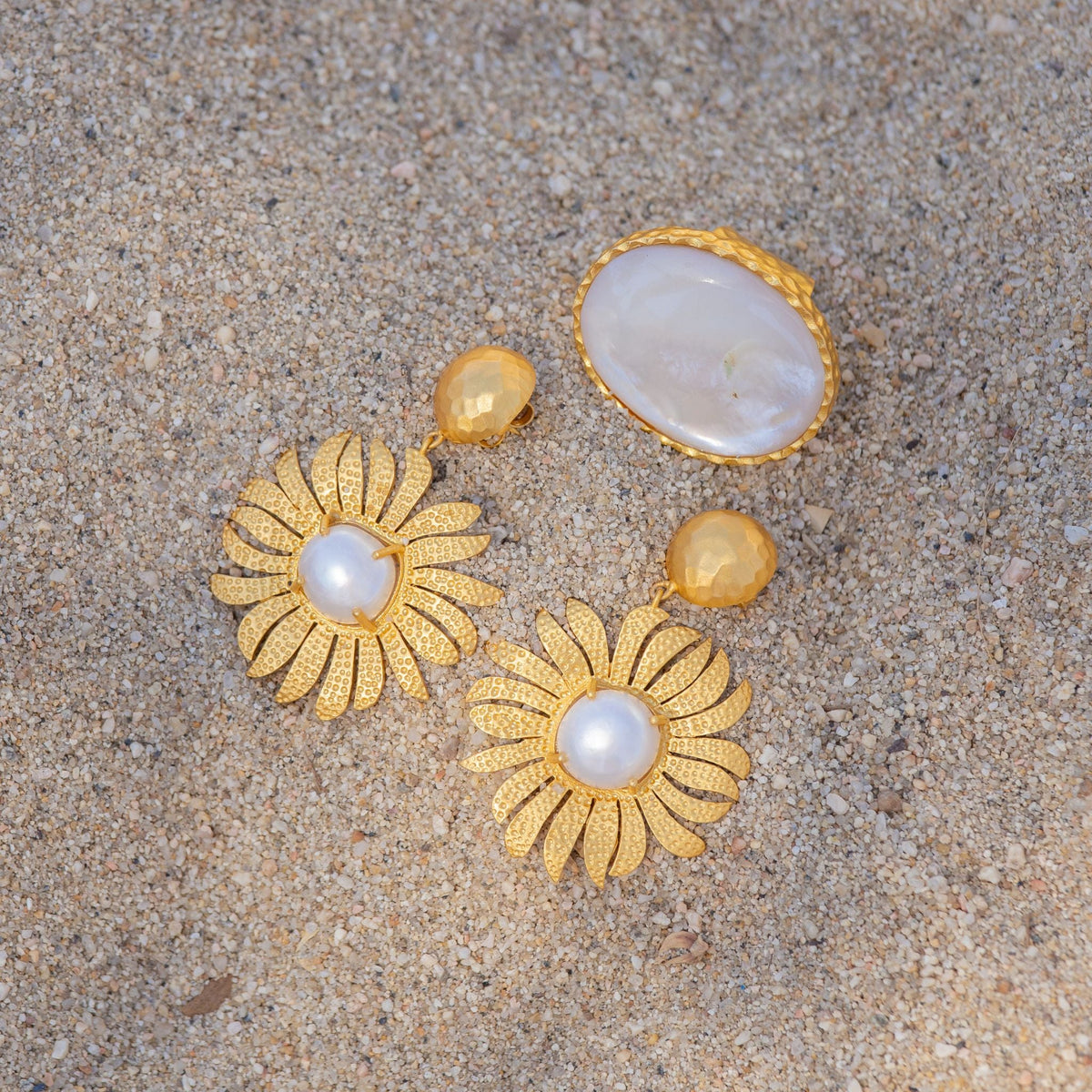 Anemone's Charm Drop Earrings - Pearl - Shop Avnu