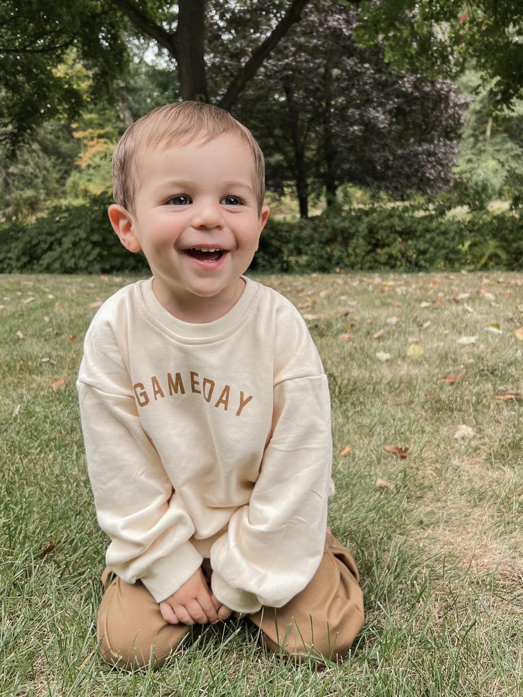 Cream ‘Gameday’ Crewneck Sweatshirt - Shop Avnu