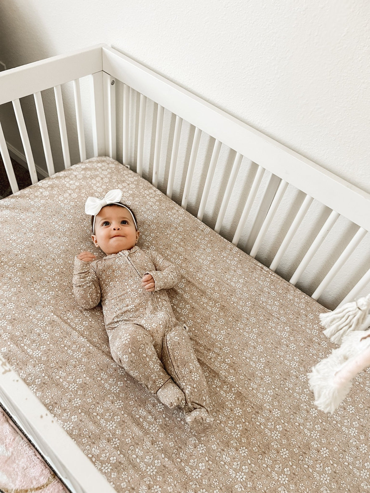 Dainty Ditsy Bamboo Crib Sheet - Shop Avnu