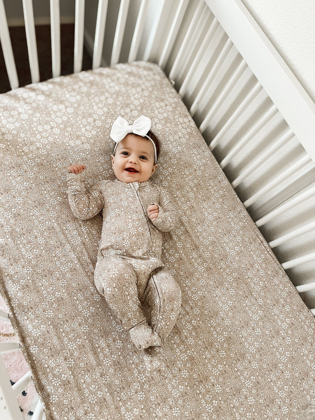 Dainty Ditsy Bamboo Crib Sheet - Shop Avnu