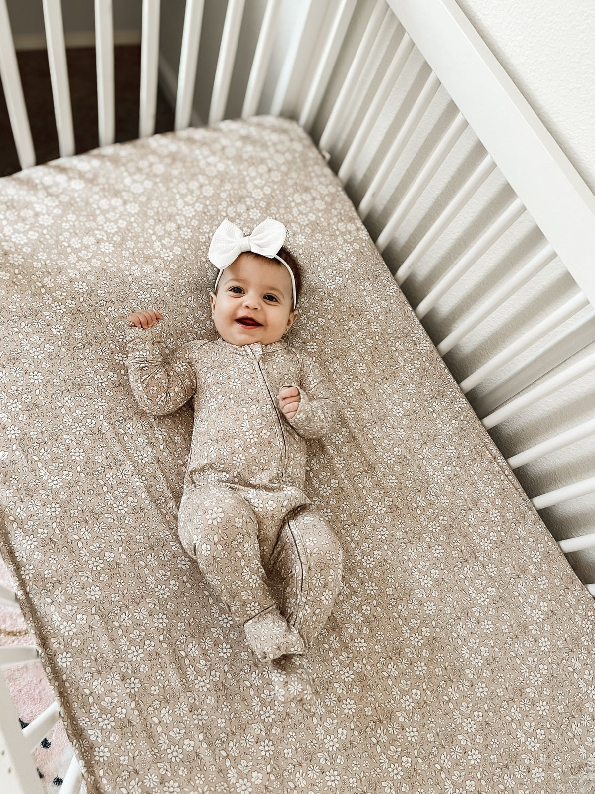Dainty Ditsy Bamboo Crib Sheet - Shop Avnu