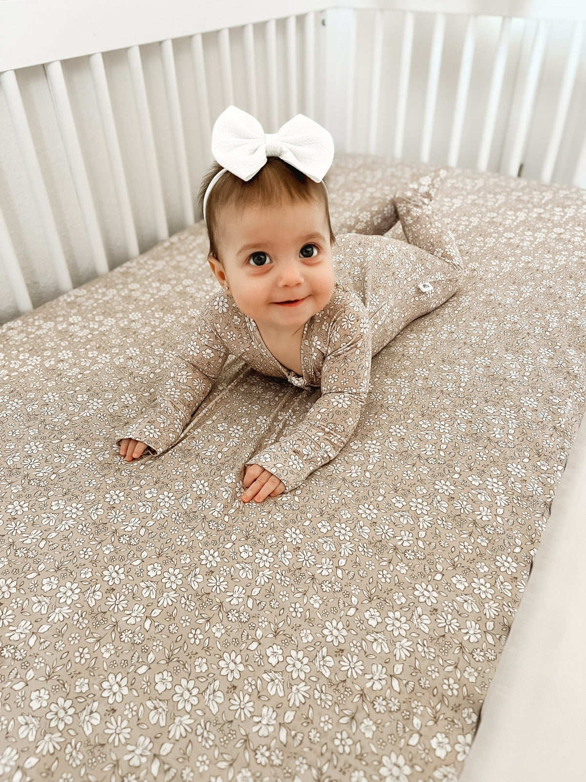 Dainty Ditsy Bamboo Crib Sheet - Shop Avnu