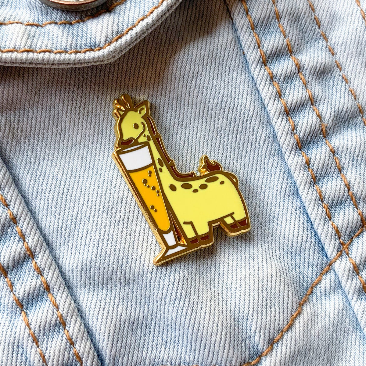 Giraffe x Beer Pin - Shop Avnu