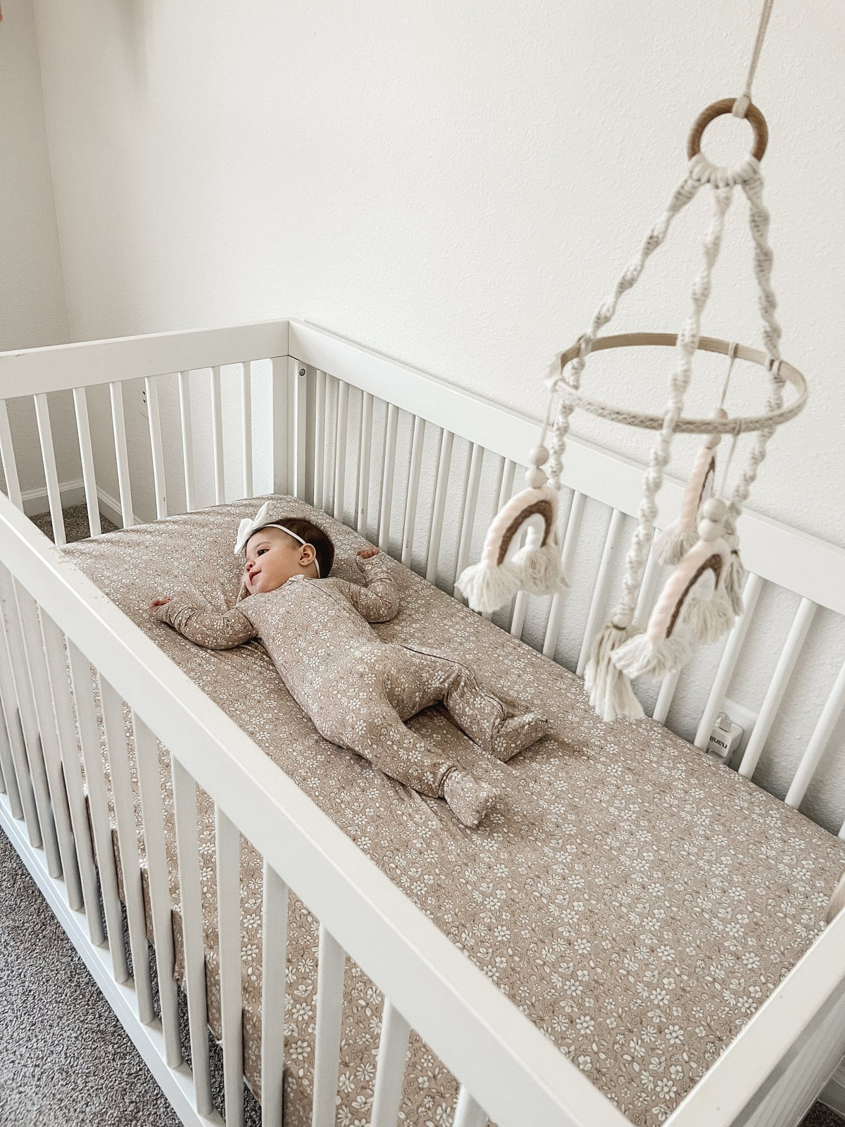 Dainty Ditsy Bamboo Crib Sheet - Shop Avnu