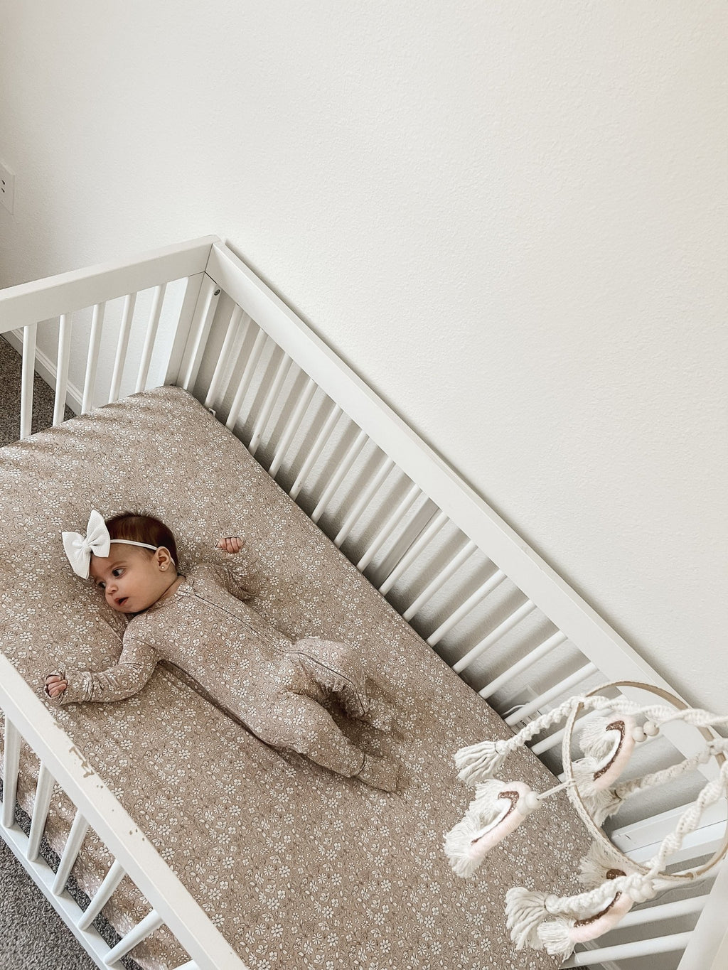 Dainty Ditsy Bamboo Crib Sheet - Shop Avnu