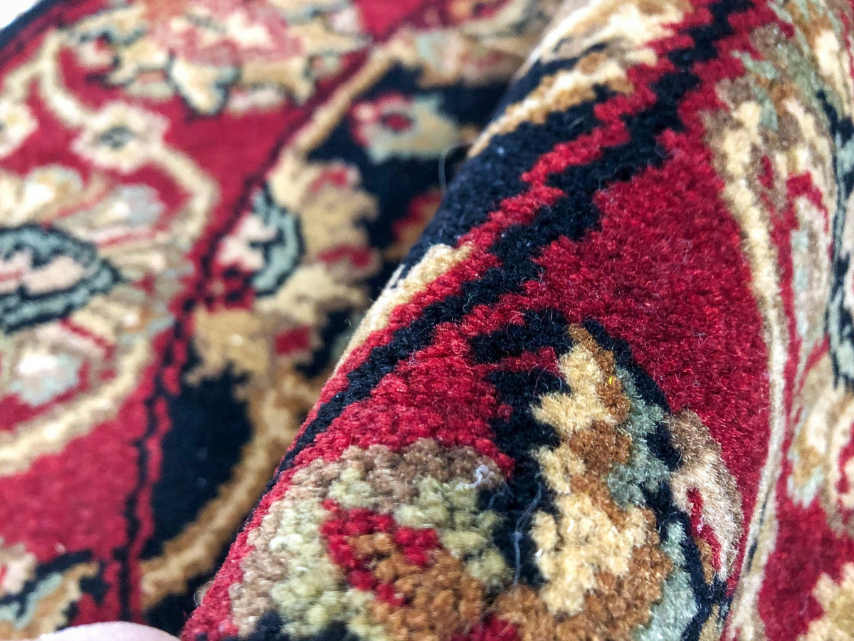 Indo-Tabriz blk/dkred 3' Round