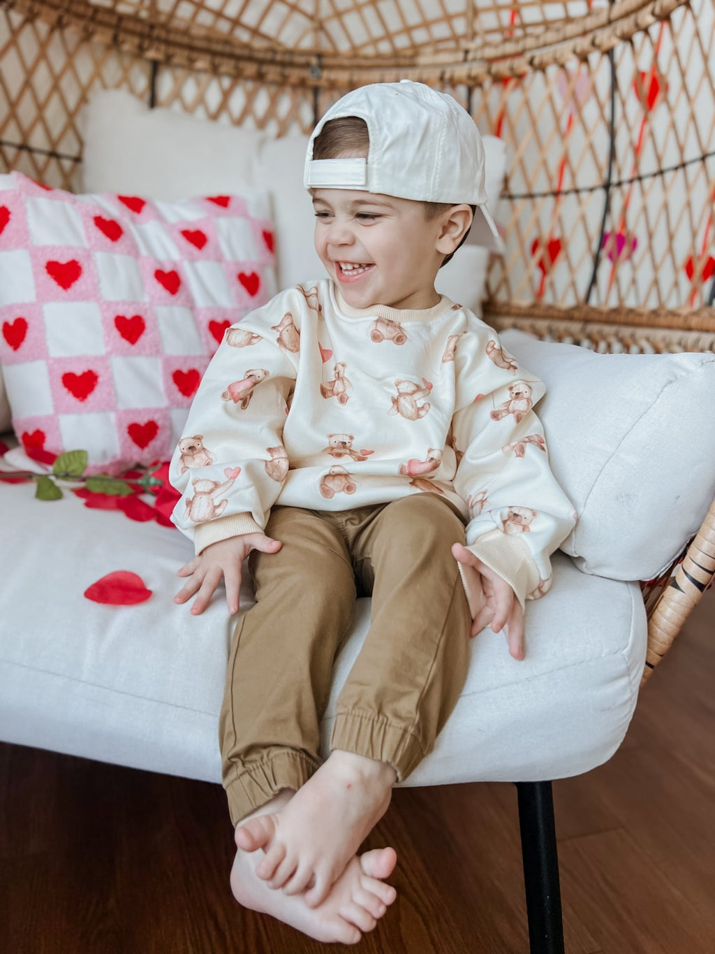 Teddy Bear Hearts Crewneck Sweatshirt - Shop Avnu