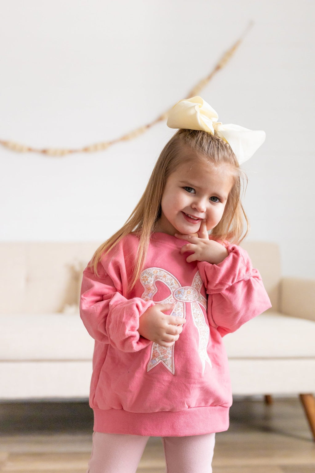 Applique Floral Bow Crewneck Sweatshirt - Shop Avnu