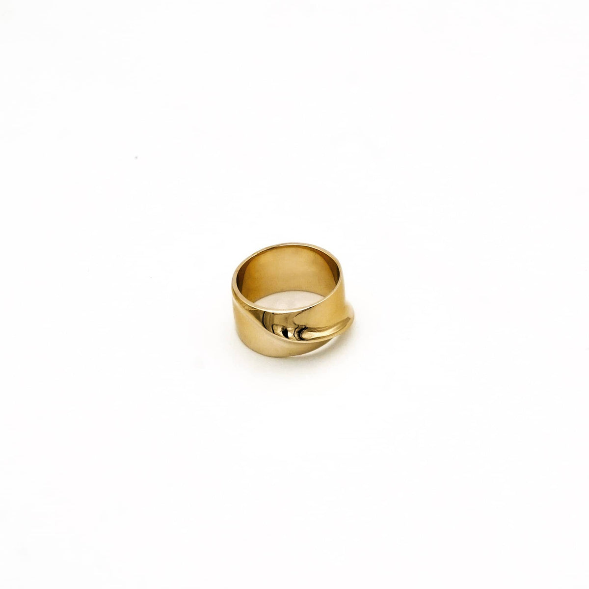 Pwani Minimalist Concave Band Ring