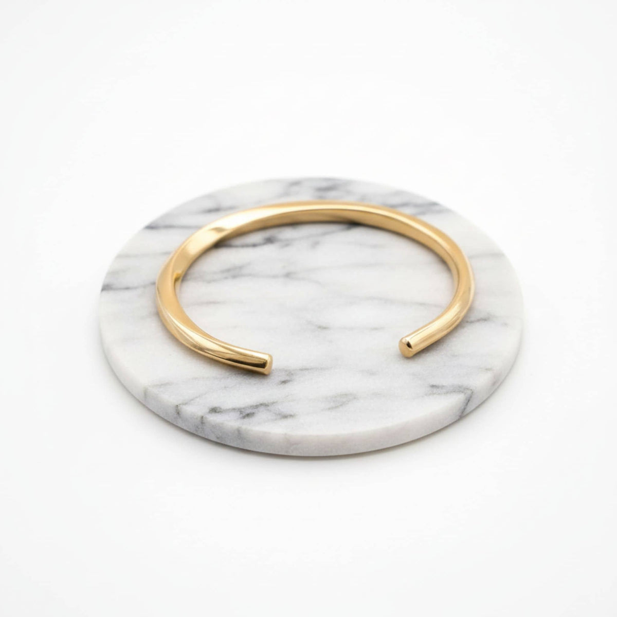 Round Open Twisted Cuff Bracelet for Men and Women - Pili