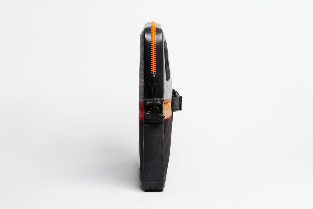 ugo® Signature Collection TABLET XL