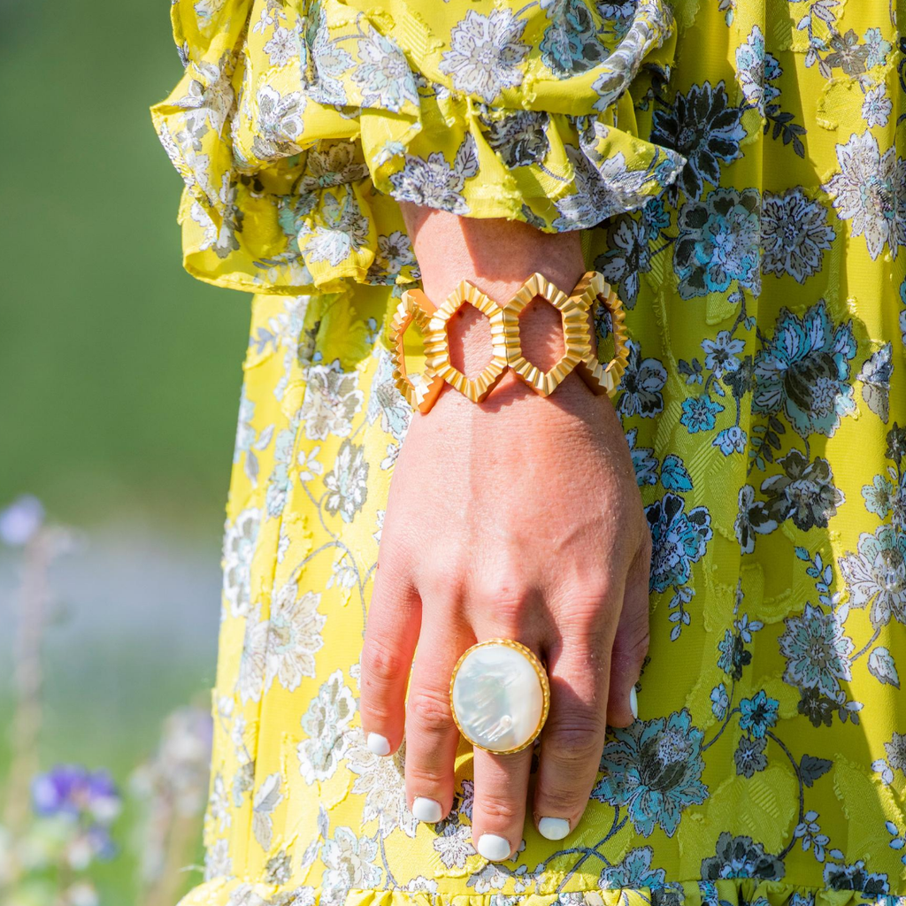 Statement Ring - Pearl - Shop Avnu