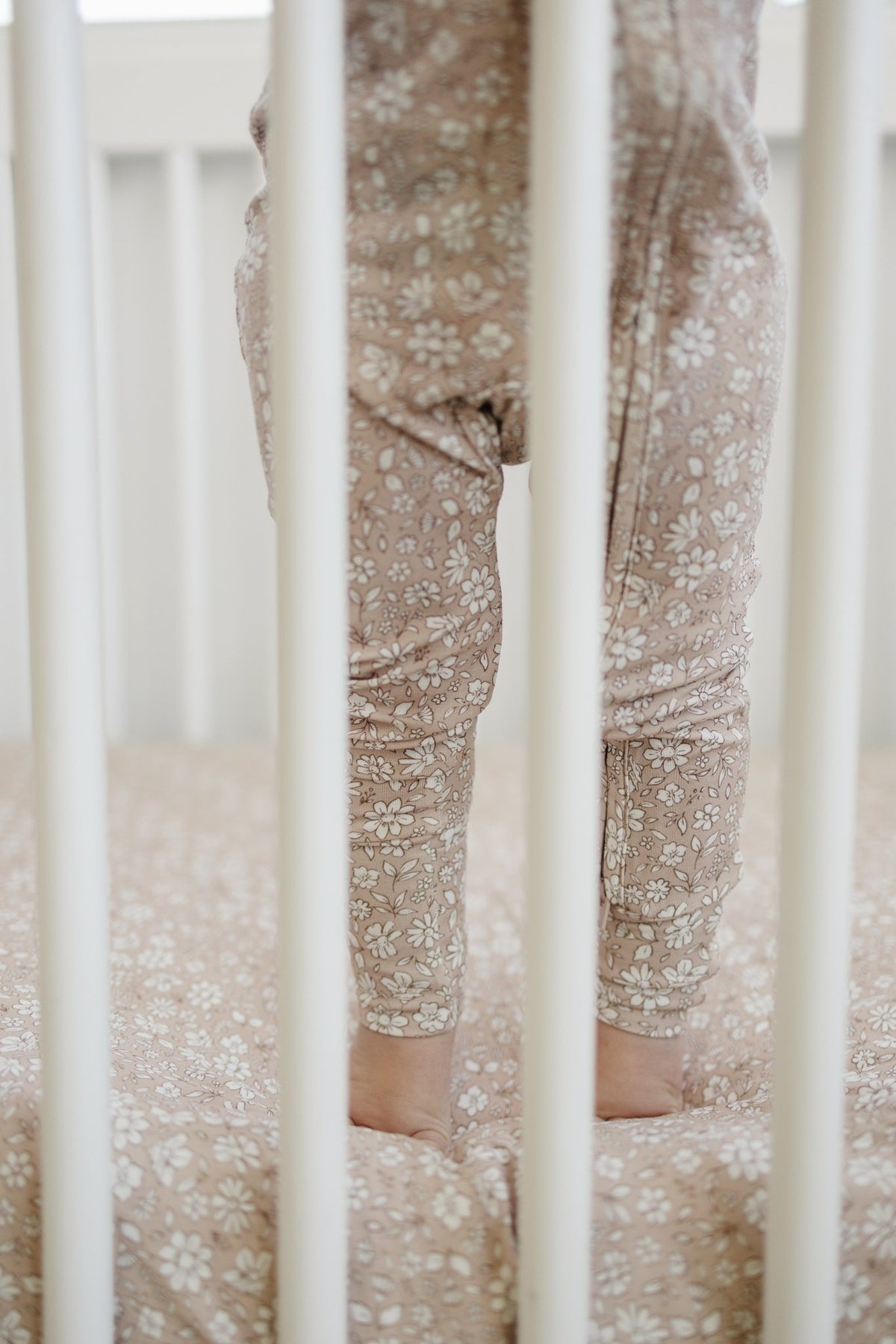 Dainty Ditsy Bamboo Crib Sheet - Shop Avnu