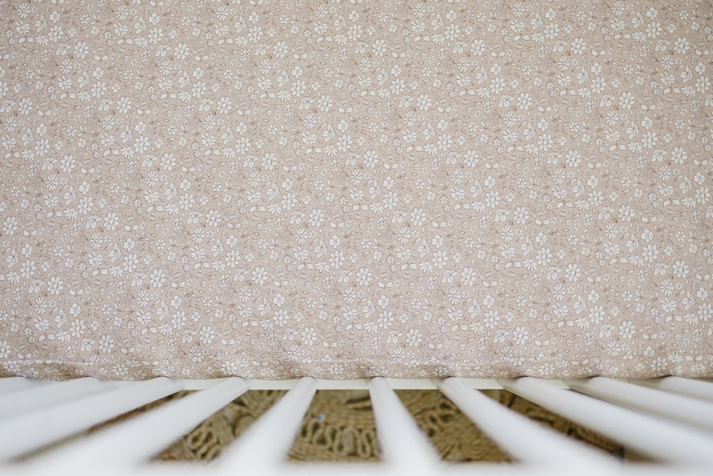 Dainty Ditsy Bamboo Crib Sheet - Shop Avnu