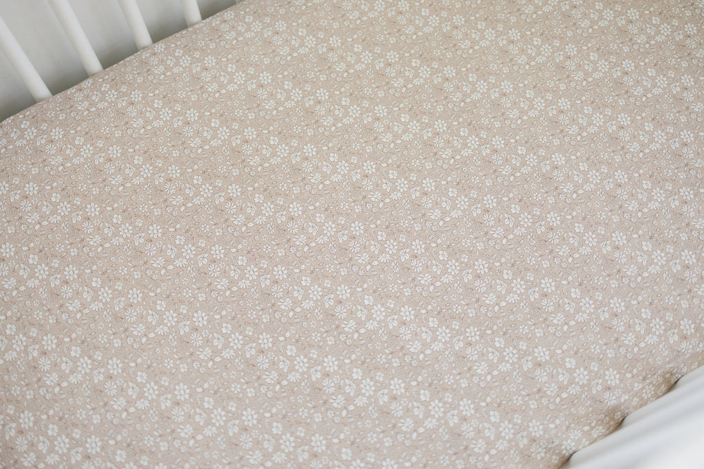 Dainty Ditsy Bamboo Crib Sheet - Shop Avnu