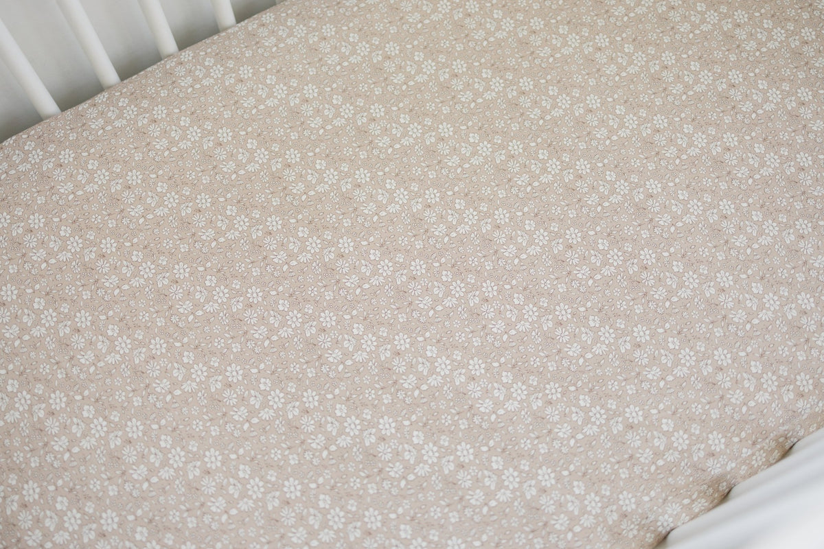 Dainty Ditsy Bamboo Crib Sheet - Shop Avnu