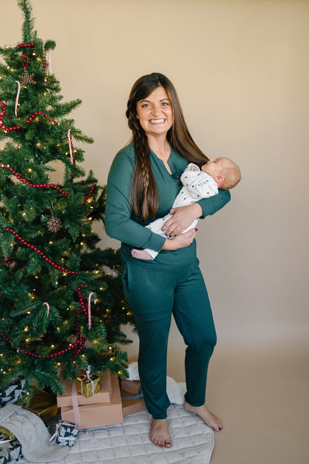 Women's Green Emerald Bamboo Christmas Pajamas - Shop Avnu