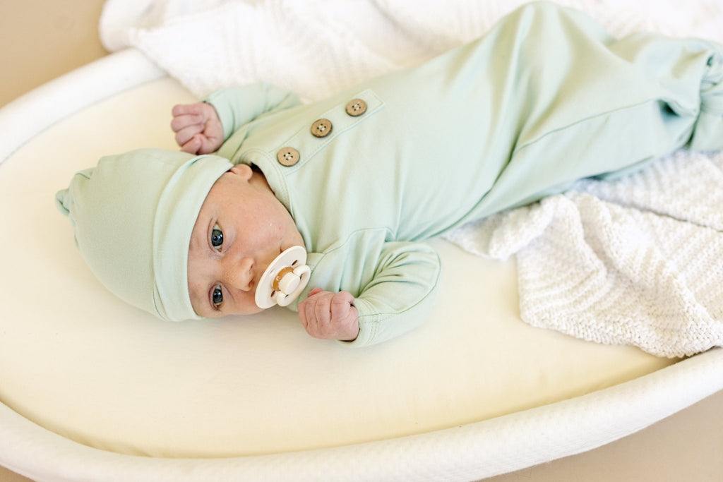 Newborn Bamboo Gown & Hat Set - Shop Avnu