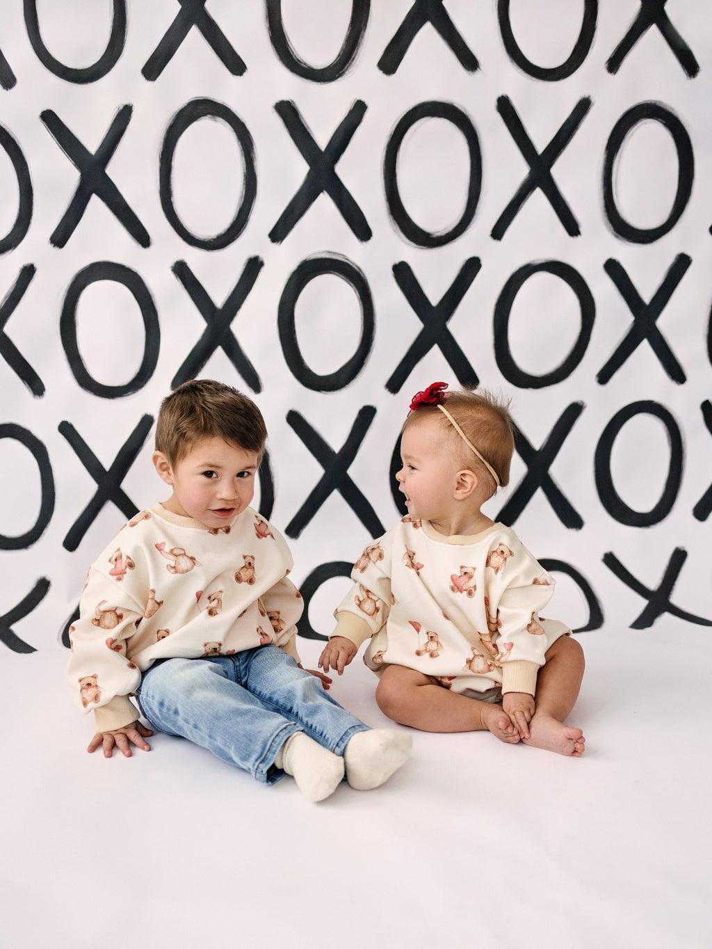 Teddy Bear Hearts Crewneck Sweatshirt - Shop Avnu