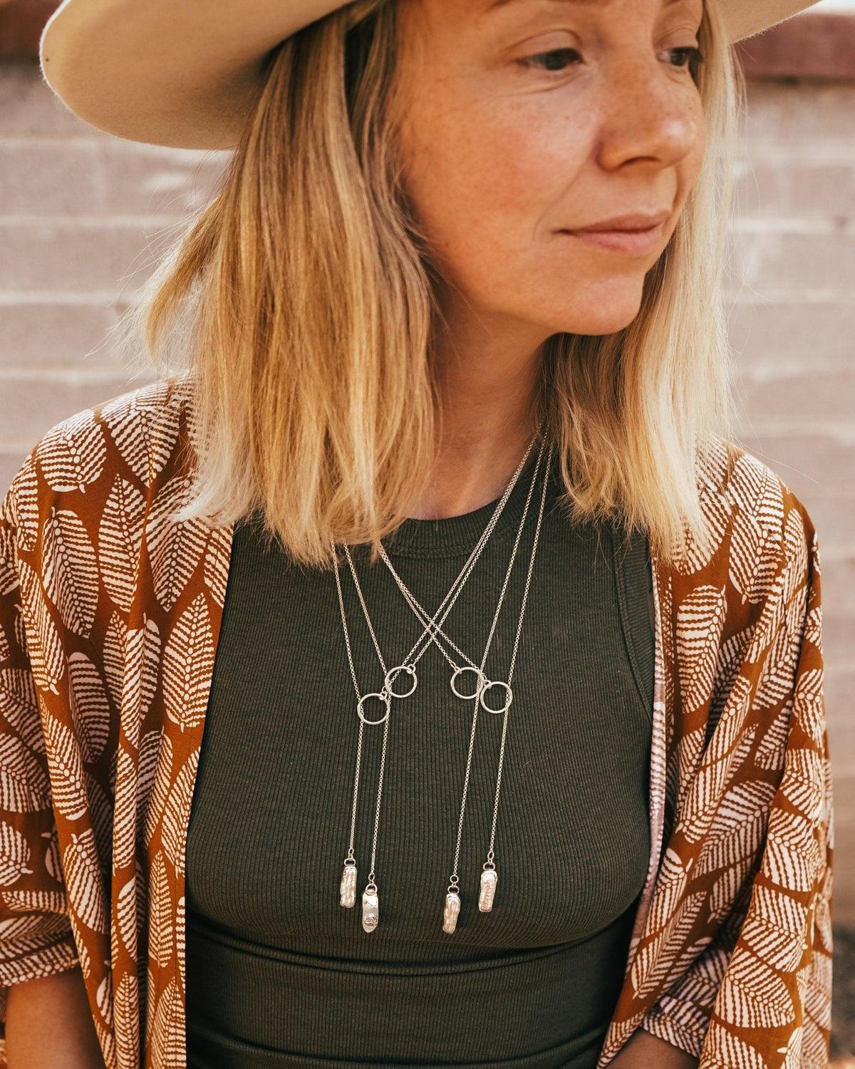 Dainty Lariat in Mother of Pearl