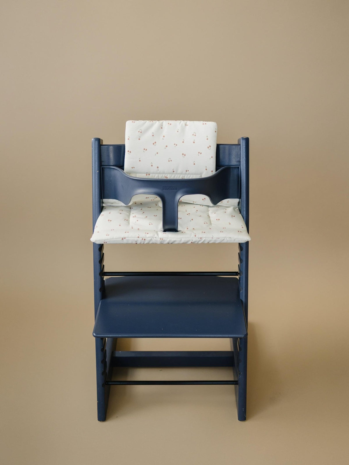 Cherry Cushion for the Stokke Tripp Trapp Highchair - Wipeable Cover - Baby Highchair Accessories - Shop Avnu