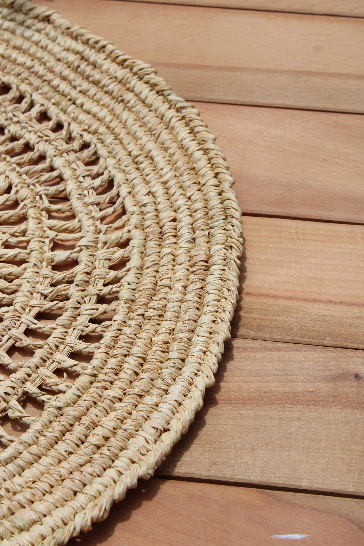 Tous Les Jours Raffia Placemat, Woven crochet tabletop