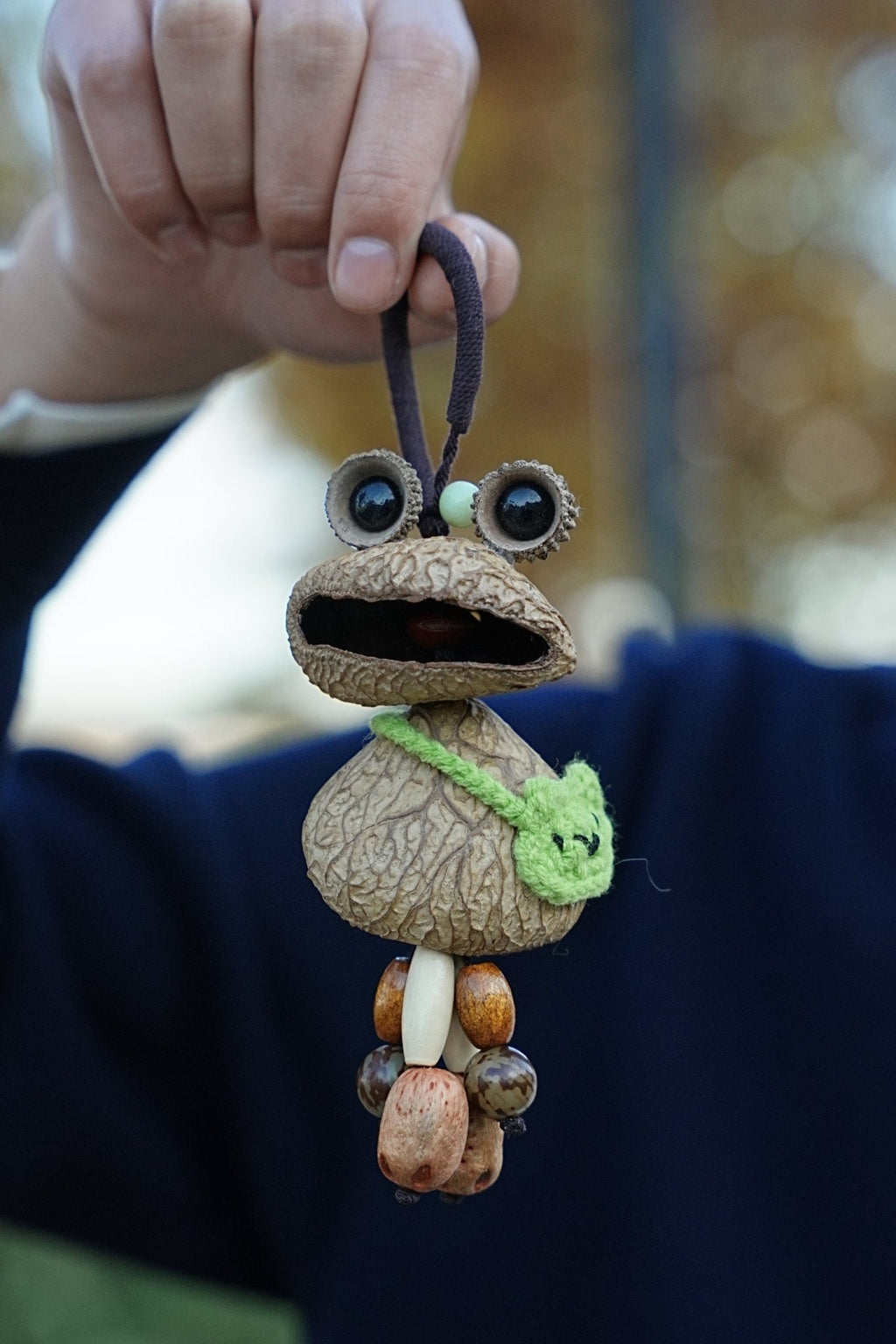 "The Wandering Frog" - Funny Big-Mouth Nut Shell Charm with Mini Knit Bag