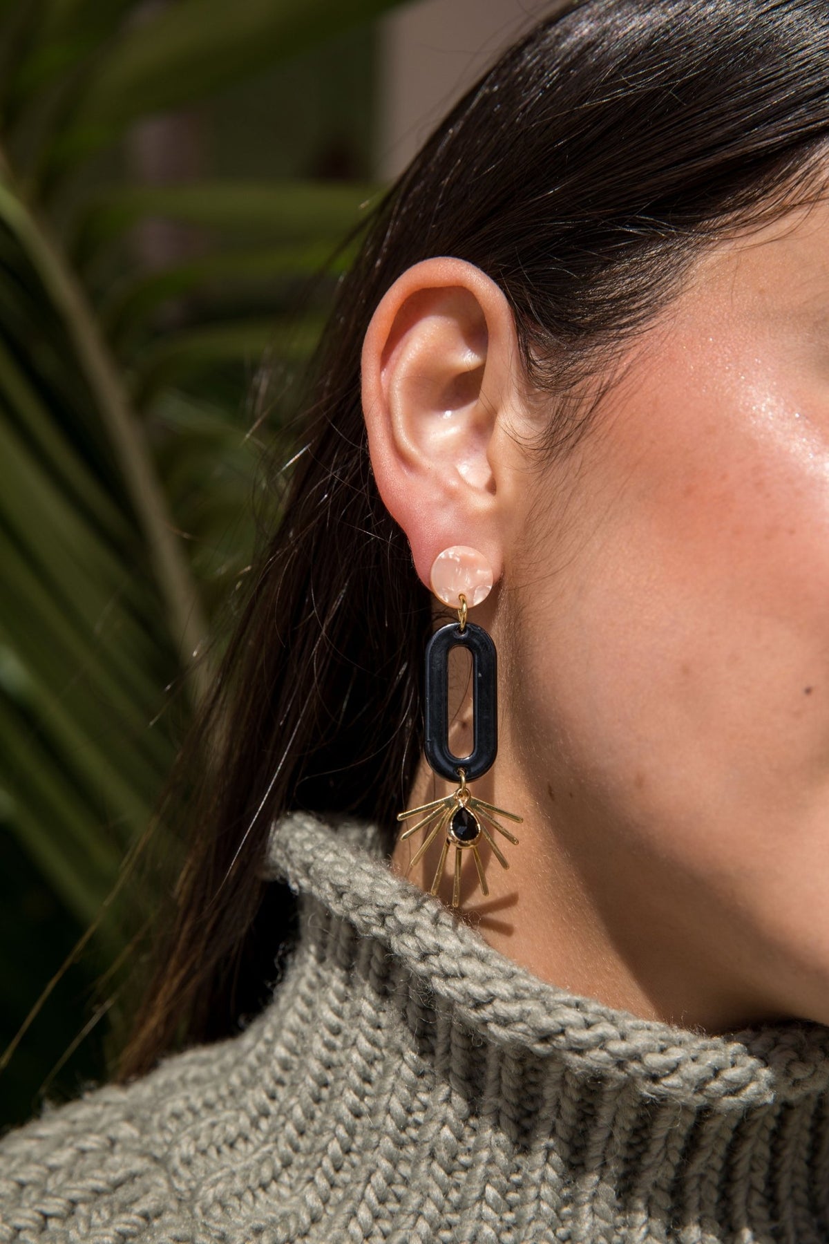 Black Oval Resin Starburst Hoop - Shop Avnu