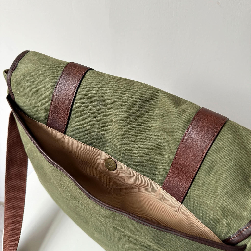 Maxwell Waxed Canvas Messenger Bag – Canvas & Leather Crossbody